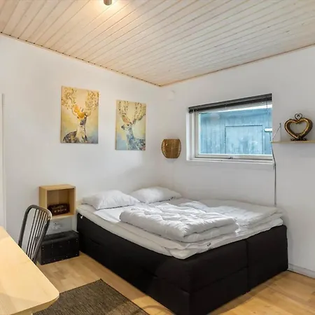 M378-vaeggerlose-angelikvej-8 Bøtø By